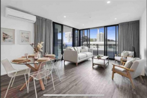 Beachfront 2 bed at Burleigh Heads